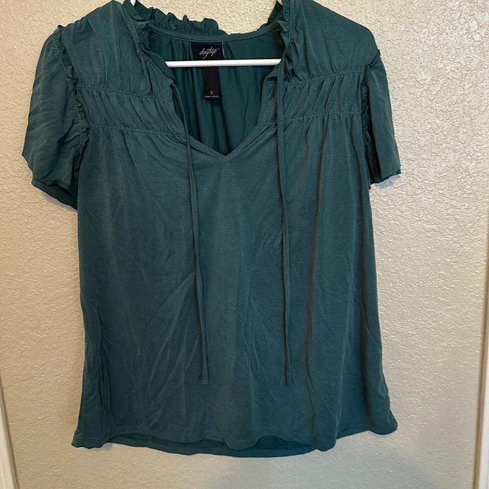 Teal top